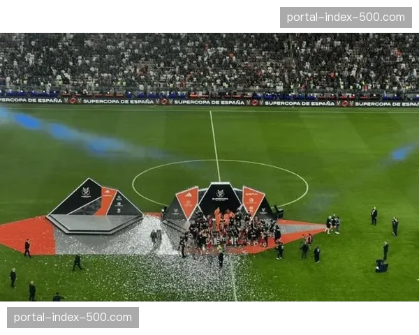 巴萨控球率稳定在六成左右 中场精准调度寻找防线空当